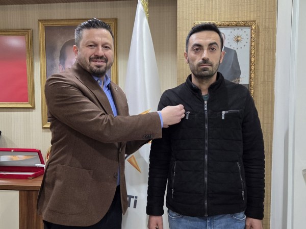 AK Parti Balıkesir’de katılımlar sürüyor