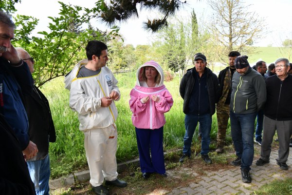 Büyükşehir Belediyesi’nden arıcıları sevindiren destek