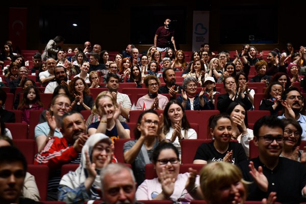Dünyaca ünlü piyanist Gülsin Onay, Balıkesir’de sahne aldı