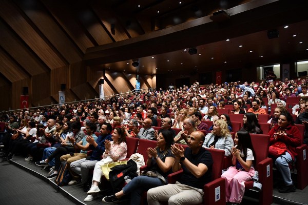 Dünyaca ünlü piyanist Gülsin Onay, Balıkesir’de sahne aldı