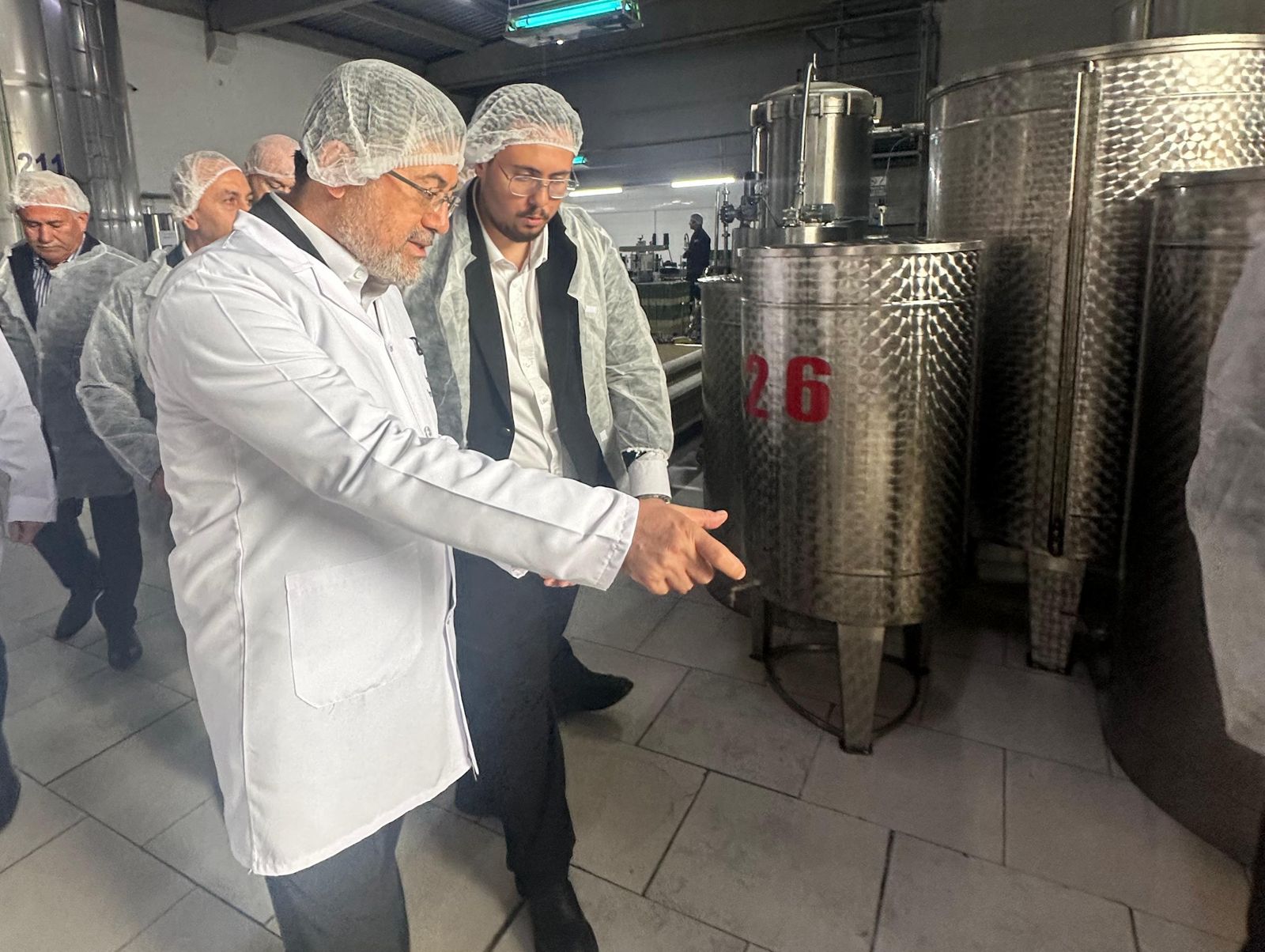 Tarım Bakanı Yumaklı, Ayvalık zeytinyağı üretimini yerinde inceledi